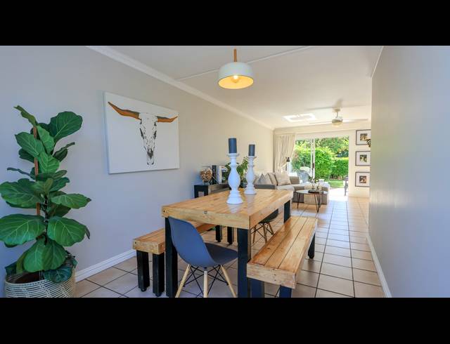 2 BEDROOM APARTMENT FOR SALE IN UMHLANGA CENTRAL